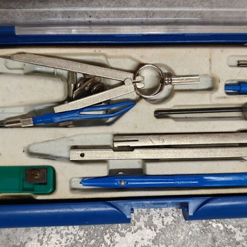 Geometric tools used in very good condition