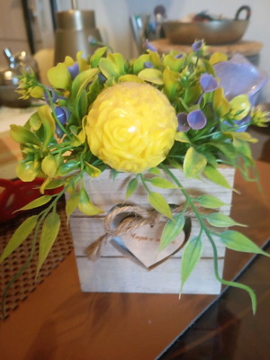 Decorative candle head with flowers like new