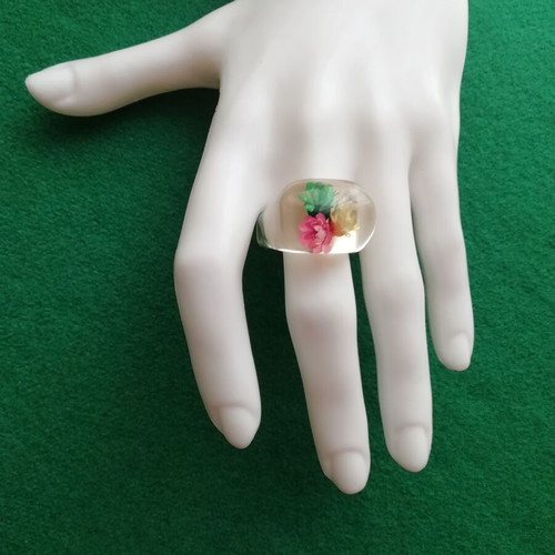 Blown glass ring new with dried flowers and sand shade