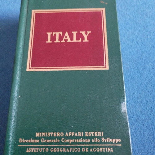 Italy βιβλίο σαν καινούργιο, Ministero Affari Esteri 1987