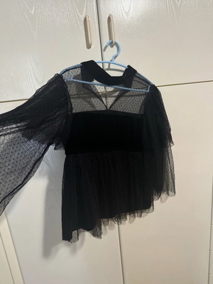 Benetton blouse with lace and velvet like new, size M