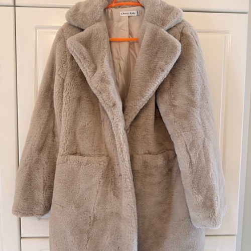 Synthetic fur beige M/L like new