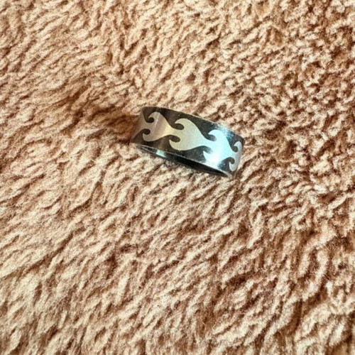 Ring black and silver like new