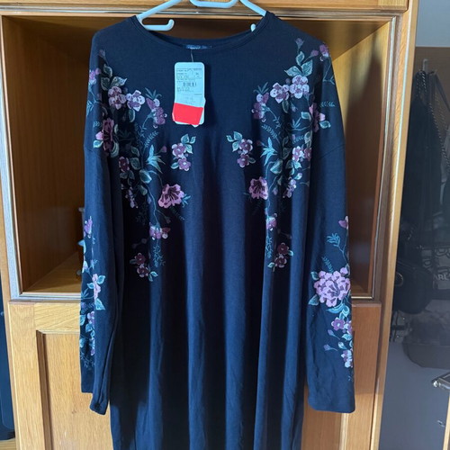 Black blouse with flowers new, size XXXL