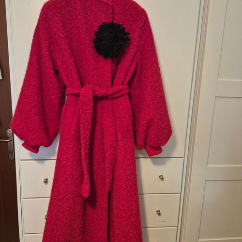 Lumina boucle coat red like new