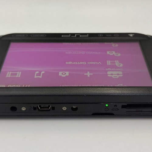 Sony PlayStation Portable PSP-1004 μεταχειρισμένο με φορτιστή, κάρτα 2GB, παιχνίδι Cars