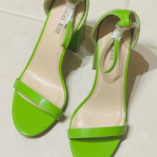 Laura Mode green sandals new size 39