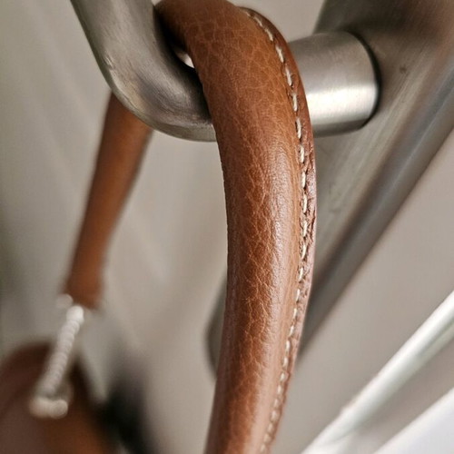 Buti leather shoulder bag like new, brown