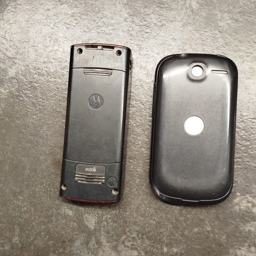 Vodafone 858 and Motorola W208 phones used, no chargers