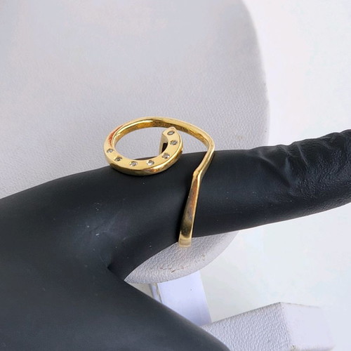 Gold 18K ring used with 7 small diamonds size 54