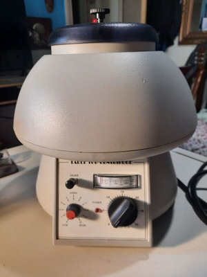 Digisystem Table Top Centrifuge Machine DSC-200T like new