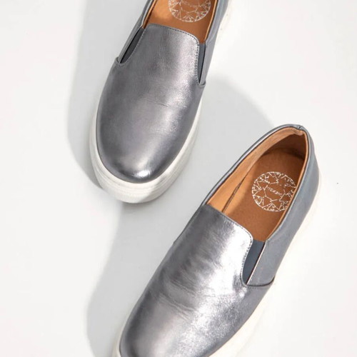 Sandalista women's sneakers silver like new, size 38