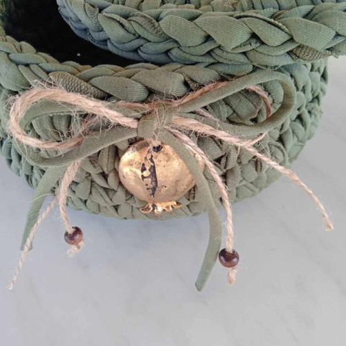 Handmade woven basket like new with lid