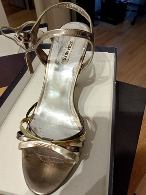 Som.mits pumps size 36 used