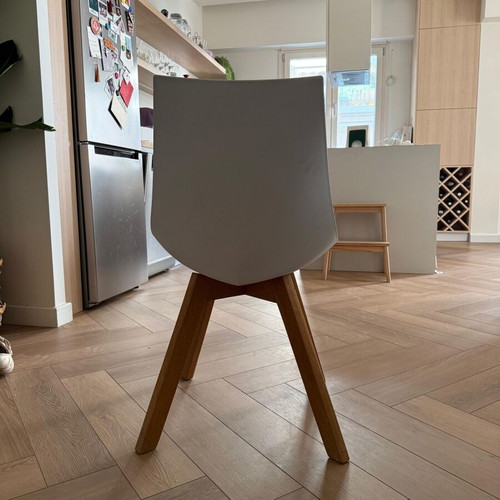 Diafano chair modern with wooden legs like new