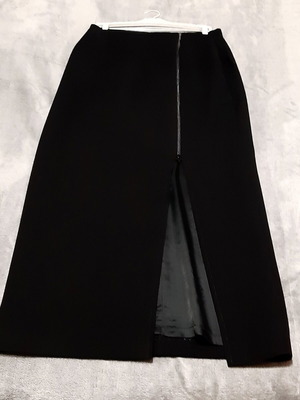 Zara skirt Large 100% wool black new, cool wool, long slim fit