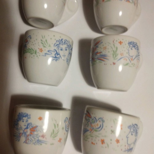 Loumides set of 8 cups with 8 saucers like new
