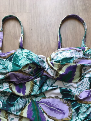 SugarFree one-piece swimsuit like new, size Medium, multicolor