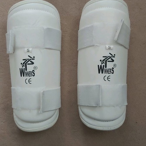 Taekwondo Winners hand protectors used, for ages 10 and up