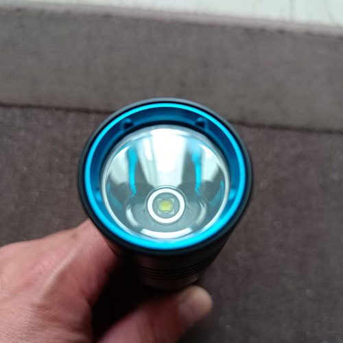 U2 LED 4000LM Diving Flashlight new, black, aluminum