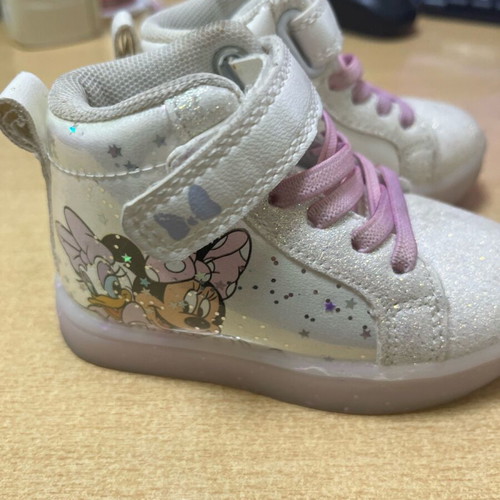 Baby boots like new with glitter iridescent lights white