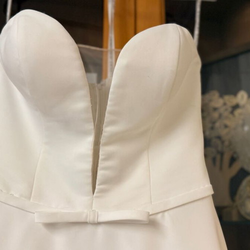 Wedding dress and bolero by Demitrios like new, size 10, ivory satin