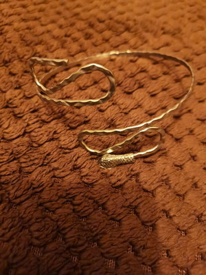 Bracelet new, silver for the arm