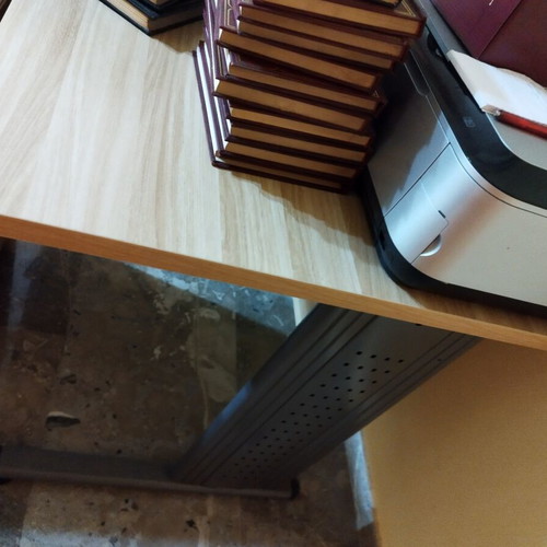 Desk 180x80x75 like new, wood and metal