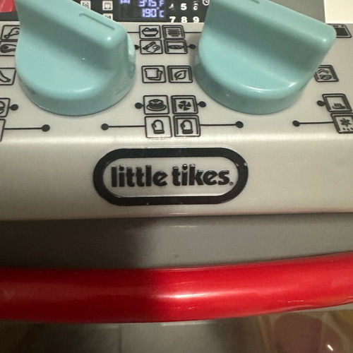 Little Tikes First Appliance oven used with accessories