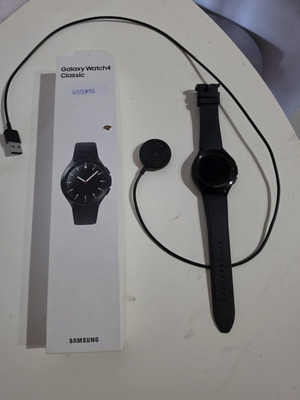 Samsung Watch 4 Classic used smartwatch