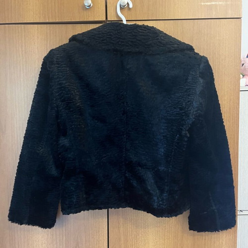 Faux Fur Cropped Jacket Day size L like new, black