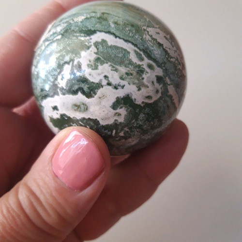 Sardonyx semi-precious sphere like new