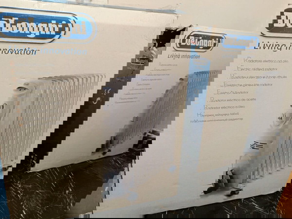 Καλοριφέρ λαδιού Delonghi