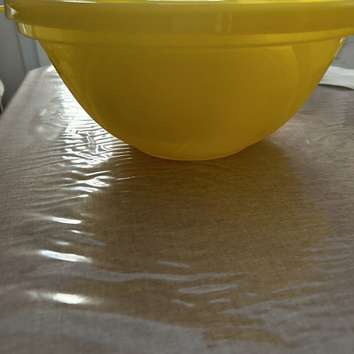 Camping set with large tupperware, 4 bowls and 6 durable plastic cups