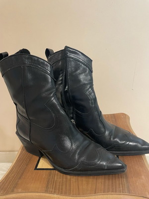 Zara leather ankle boots used, size 39, black