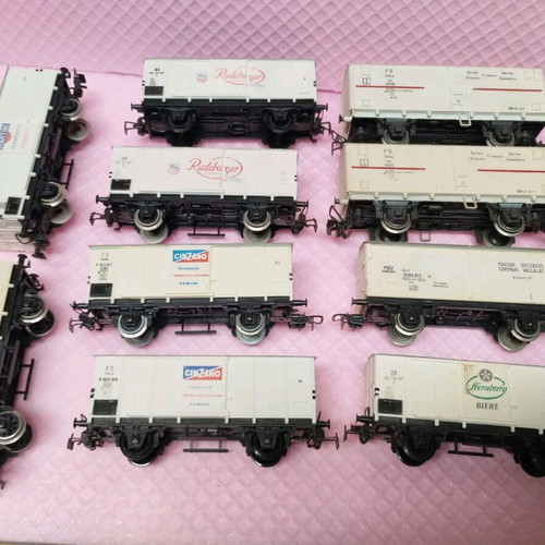 Piko HO Scale Commercial Wagons Set of 8 like new