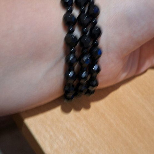 Bracelet with black stones elastic like new, diameter 6 cm