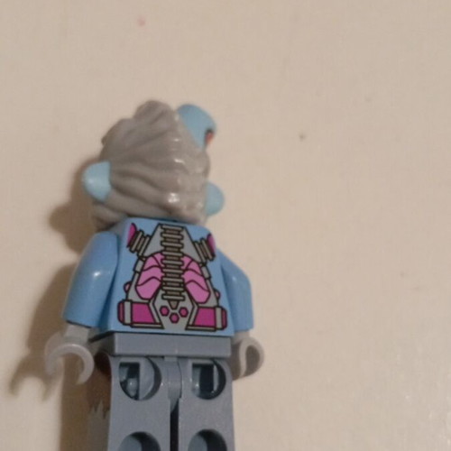 Lego Flying Monkey minifigure (Bared Teeth)