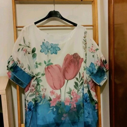 Blouse with flowers and pleated sleeve new, multicolor