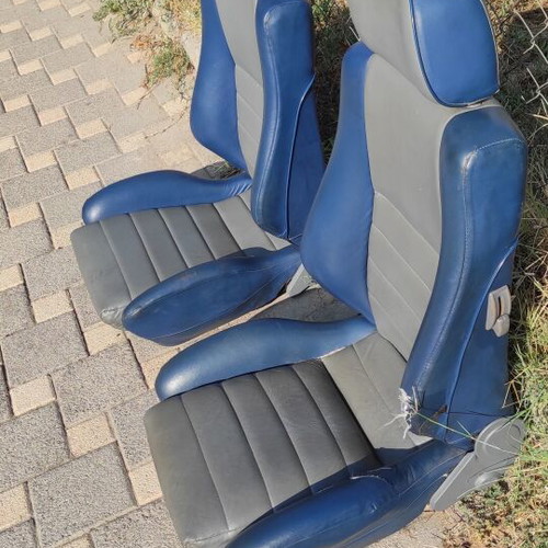 Bucket car seats used, blue, without rails