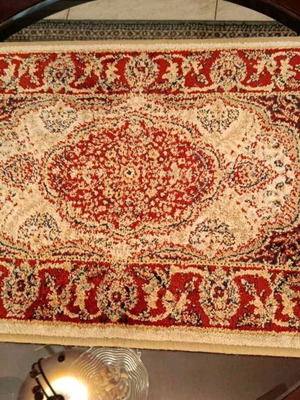 Rug 82cm x 47cm like new