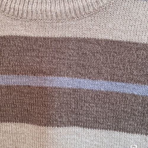 Men's pullover medium used in good condition