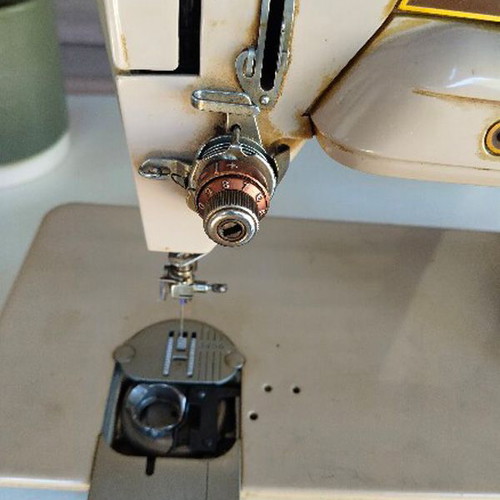 Singer 401 M13 sewing machine used for spare parts