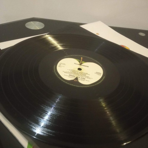 The Beatles Yellow Submarine LP vinyl 180g 2012 edition like new