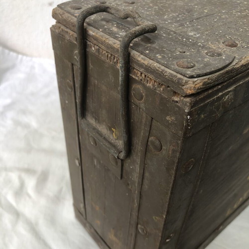 English wooden military ammunition box used, 1945