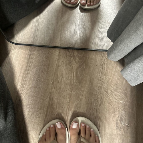 Flip flops used with gold strap, beige color, size 40