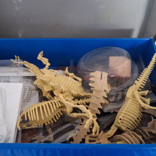 Educational toys used, telescope, microscope, dinosaurs set of 3