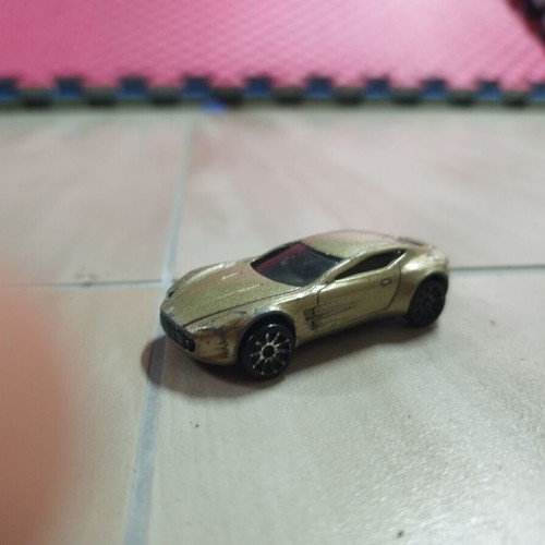 Set of 9 toys like new