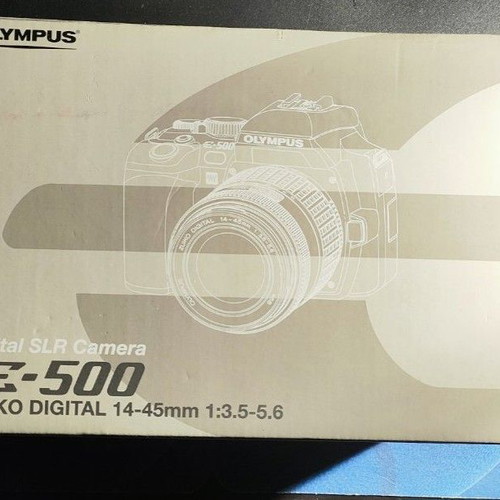 Olympus E-500 SLR Digital Camera 8.0 MPixel with Zuiko 14-45 Lens Like New