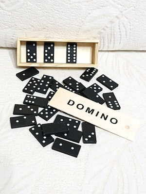 Domino board game in wooden case new